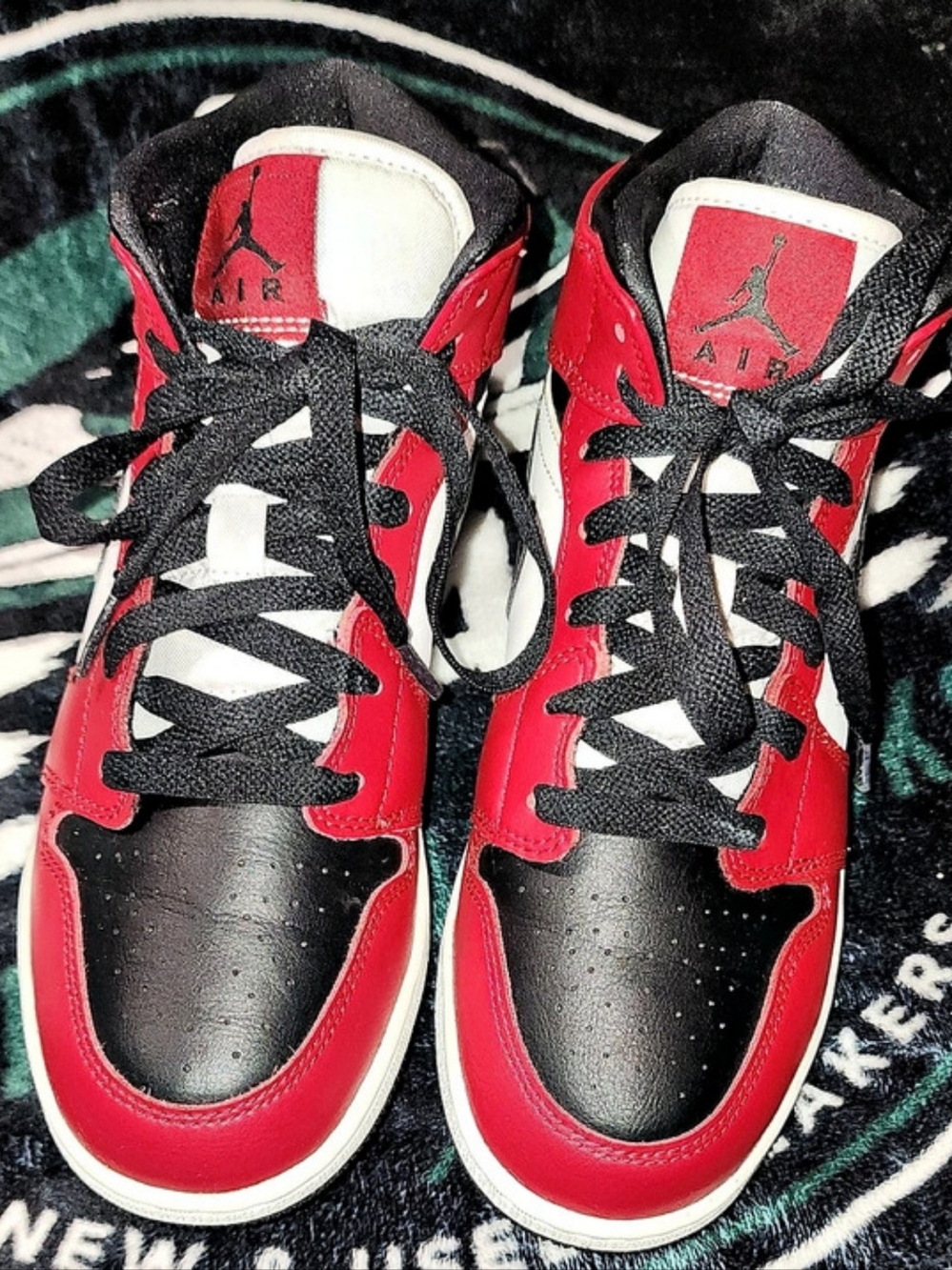 Jordan 1 Mid Chicago US 5.5Y